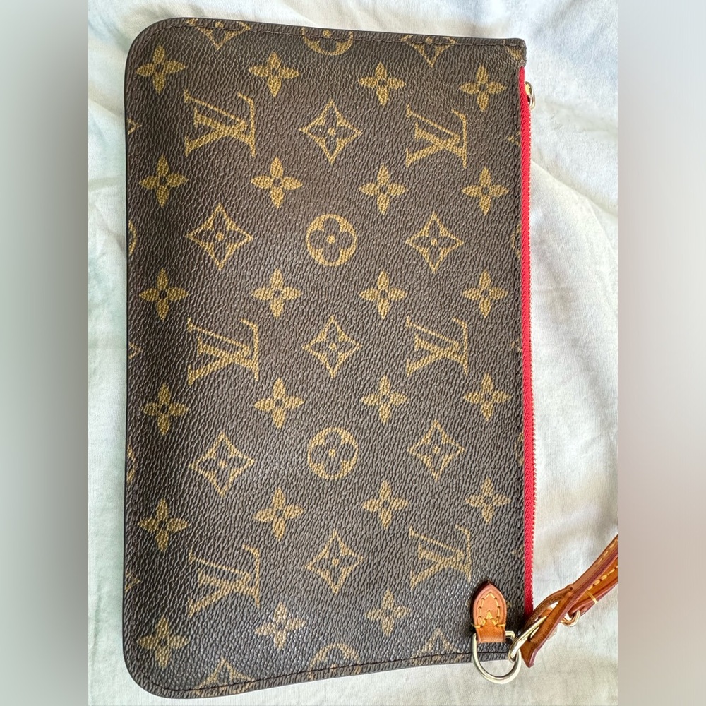 Louis Vuitton pouchett/ wristlet